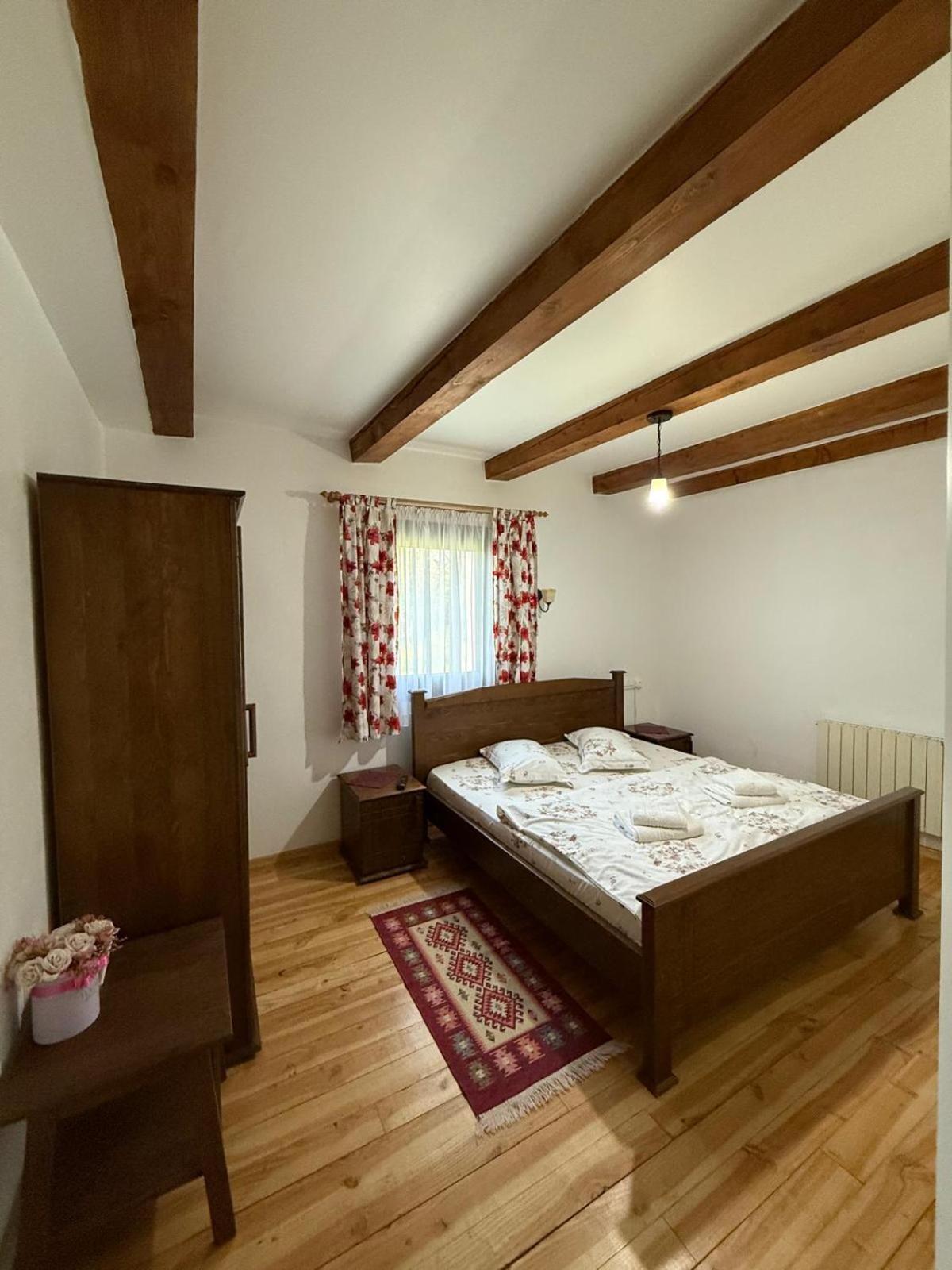 Villa Casa Dunca à Sighetu Marmaţiei Extérieur photo